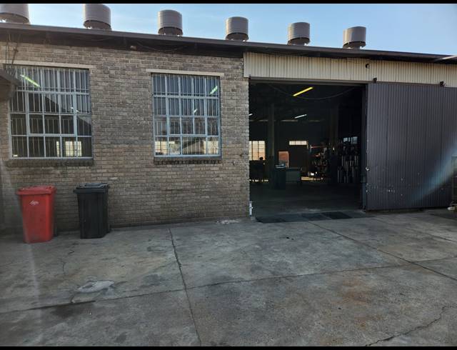 590M² BUILDING FOR SALE IN DALVIEW